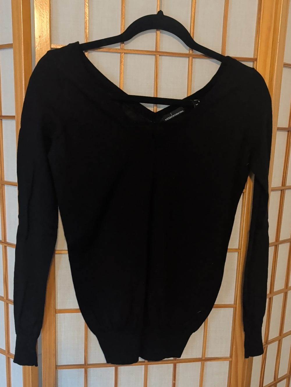Moda International Black V-Neck Women's Sweater